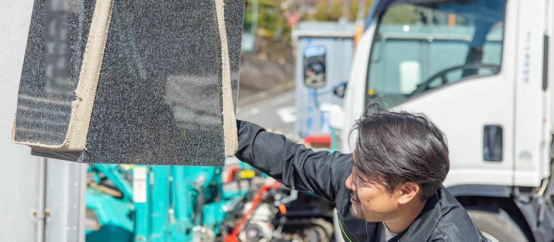 お墓を建てる